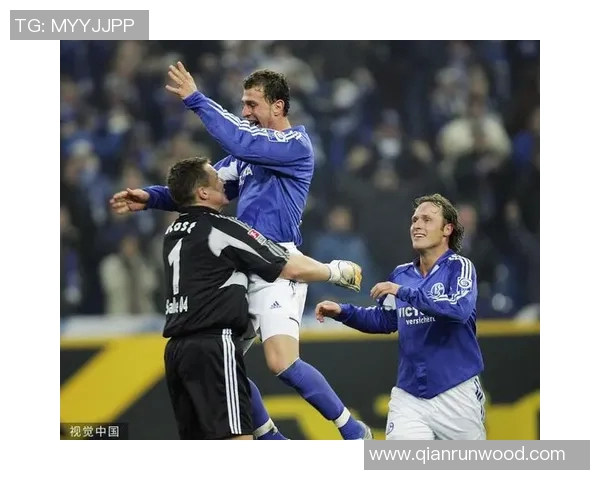 沙尔克04胜利提振士气，德甲保级希望逐渐增强